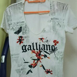 ジョンガリアーノ(John Galliano)のＶネックＴシャツ(Tシャツ(半袖/袖なし))