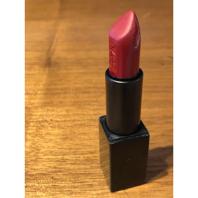 NARS(ナーズ)のNARS リップスティック9494カラー人気色 コスメ/美容のベースメイク/化粧品(口紅)の商品写真