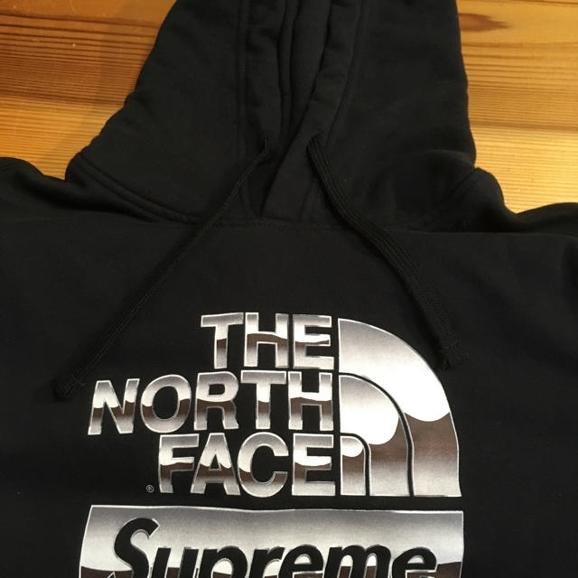 supreme north face metallic hooded 黒M