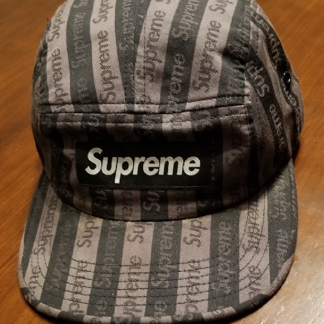 Supremeキャップ