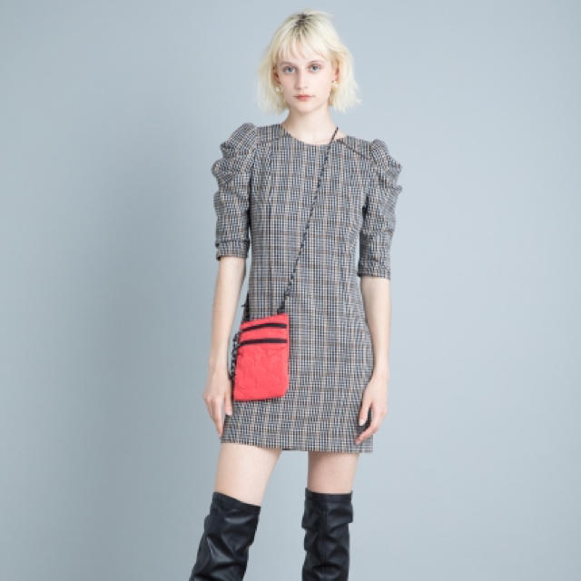 Lily Brown パワーショルダーレトロワンピース terrazaranchoescondido.com
