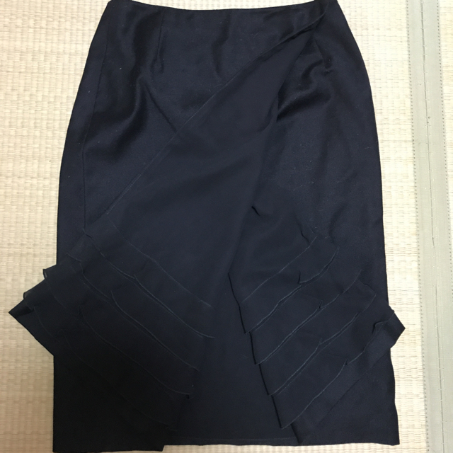 GIANNI VALENTINO(ジャンニバレンチノ)のスカート レディースのスカート(ひざ丈スカート)の商品写真