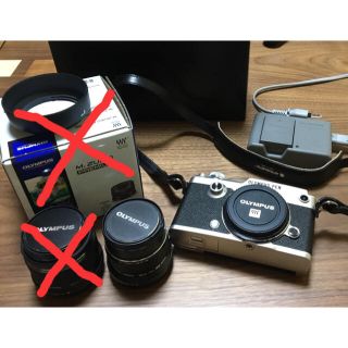オリンパス(OLYMPUS)のOLYNPUS PEN−F 12mmレンズキット(シルバー)(ミラーレス一眼)