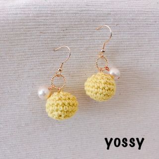 94❤︎秋冬❤︎ニットボール&パール❤︎スモーキーイエロー(ピアス)