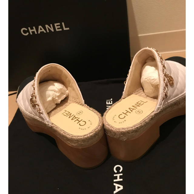 CHANEL(シャネル)のシャネル サボサンダ CCマークチェーンが素敵 メンズの靴/シューズ(サンダル)の商品写真