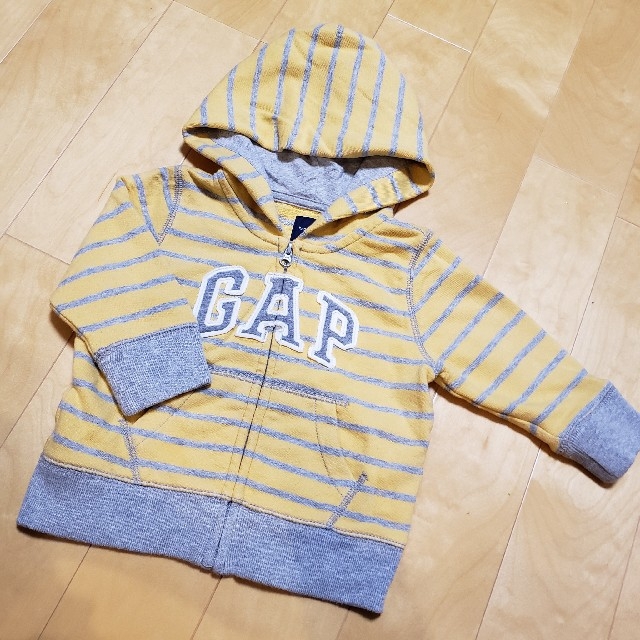 babyGAP(ベビーギャップ)のりちゅ様専用★baby Gap 90 長袖パーカー&コンビスタイセット キッズ/ベビー/マタニティのキッズ服男の子用(90cm~)(ジャケット/上着)の商品写真