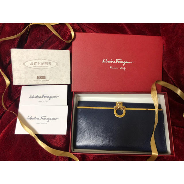 Salvatore Ferragamo(サルヴァトーレフェラガモ)のフェラガモ ネイビー 長財布  レディースのファッション小物(財布)の商品写真