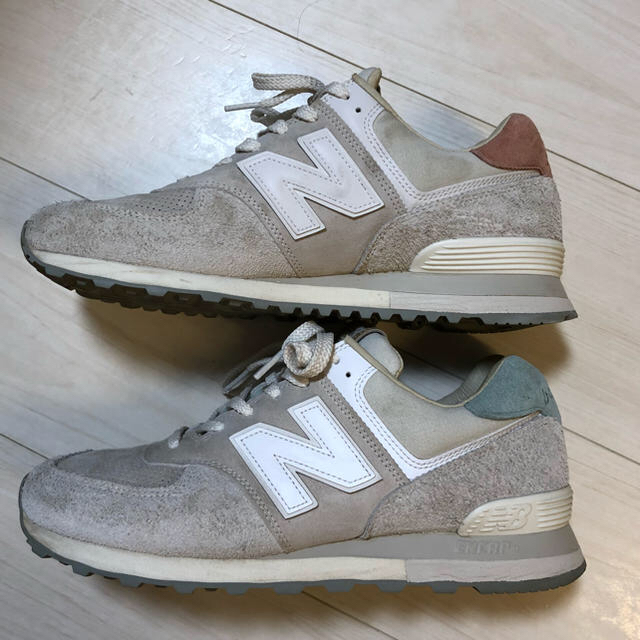 New Balance(ニューバランス)のニューバランス 574  一度のみ使用  ほぼ新品です。 メンズの靴/シューズ(スニーカー)の商品写真