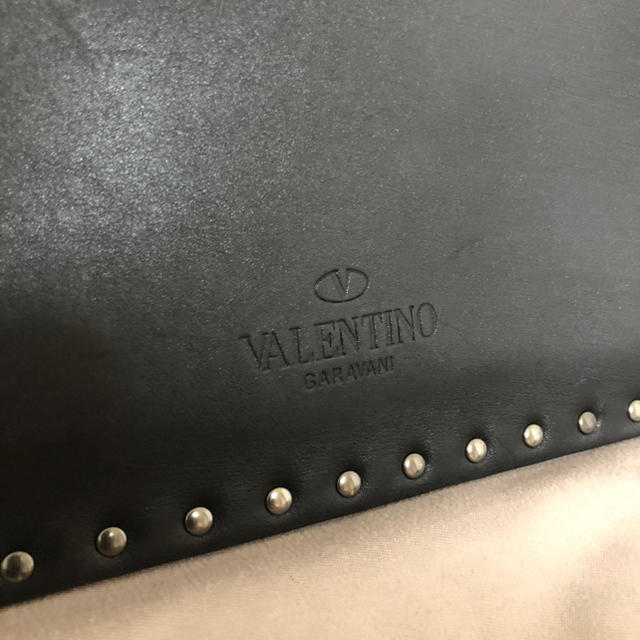 valentino garavani(ヴァレンティノガラヴァーニ)のvalentino クラッチバッグ レディースのバッグ(クラッチバッグ)の商品写真