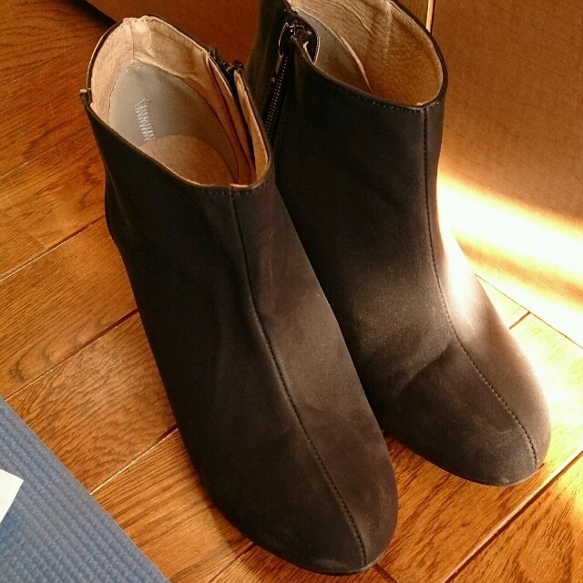 HONEYS(ハニーズ)のブラックショートブーツ レディースの靴/シューズ(ブーツ)の商品写真