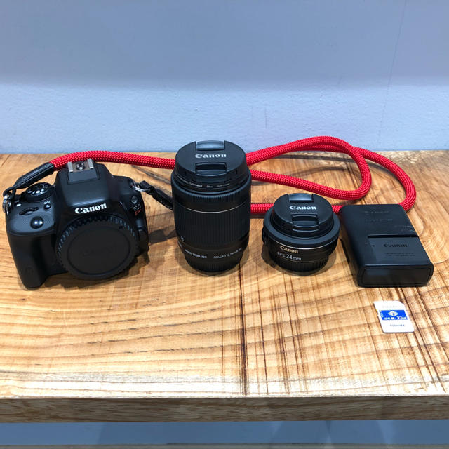 スマホ/家電/カメラCanon EOS kiss X7 美品 他レンズ、レアストラップ、無線SD付き