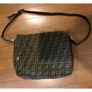 お買い得　FENDI フェンディ  セレリアメッセンジャーバック