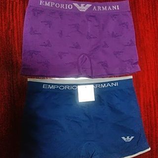 エンポリオアルマーニ(Emporio Armani)の大人気商品、エンポリオ・アルマーニ､の紫色と青色の2枚セットです。(その他)