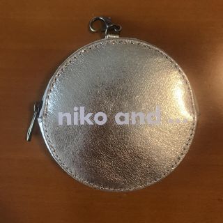 ニコアンド(niko and...)のnikoand…丸型ポーチ(ポーチ)