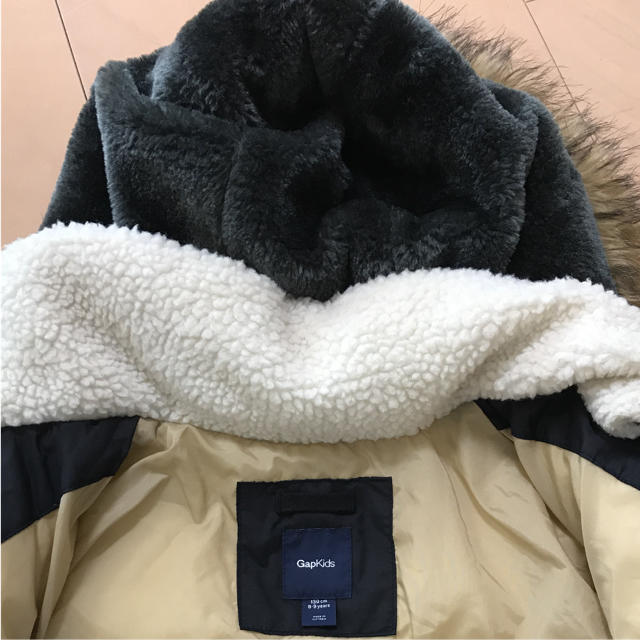 GAP Kids(ギャップキッズ)の再値下げ【美品】ギャップキッズ ダウン130 キッズ/ベビー/マタニティのキッズ服男の子用(90cm~)(ジャケット/上着)の商品写真