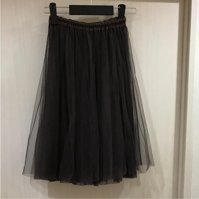 tocco(トッコ)のtocco closet  チュールスカート  ミモレ丈  ブラウン レディースのスカート(ひざ丈スカート)の商品写真