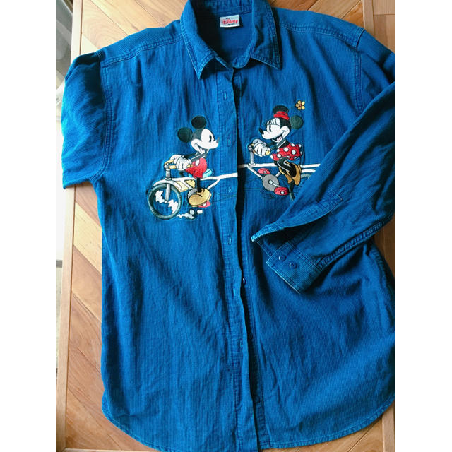 Disney(ディズニー)のミッキー ミニー 古着 ディズニー デニム シャツ レディースのトップス(シャツ/ブラウス(長袖/七分))の商品写真