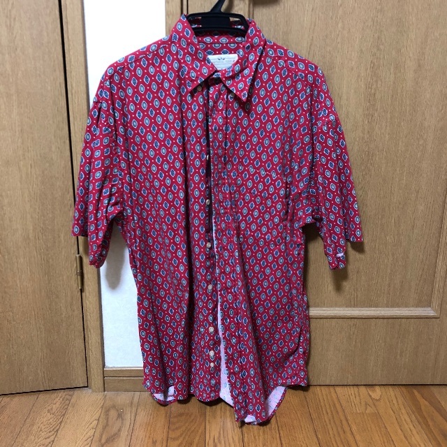 Natural issue 古着 柄シャツ メンズ 赤 メンズのトップス(シャツ)の商品写真