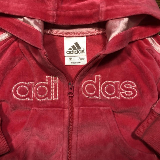 adidas(アディダス)のadidas ベロアパーカー 6m 長袖 ピンク アディダス  キッズ/ベビー/マタニティのベビー服(~85cm)(ジャケット/コート)の商品写真