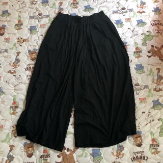 ユニクロ(UNIQLO)のUNIQLO ガウチョパンツ XL BLACK(カジュアルパンツ)