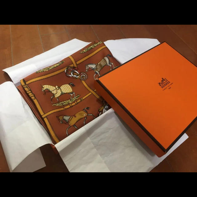 美品  HERMES スカーフ エルメス保存箱サイズ