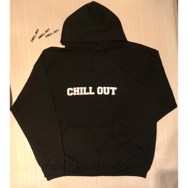 Supreme(シュプリーム)のシュプさま専用！CHILL OUT RELAXING フーディー XL メンズのトップス(パーカー)の商品写真