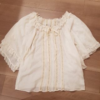 ジルスチュアート(JILLSTUART)のJILLSTUART ♡ 白 フリルブラウス(シャツ/ブラウス(長袖/七分))