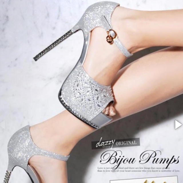dazzy store(デイジーストア)のチャーム付きキラキラオープントゥパンプス レディースの靴/シューズ(ハイヒール/パンプス)の商品写真