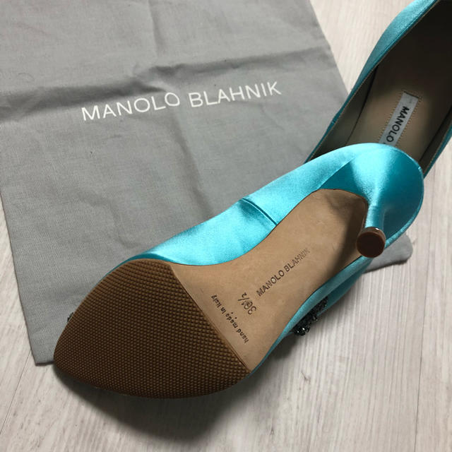 MANOLO BLAHNIK(マノロブラニク)のManolo Blahnik Hangisi パンプス スカイブルー 36.5 レディースの靴/シューズ(ハイヒール/パンプス)の商品写真