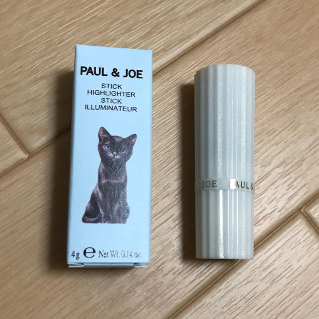 PAUL & JOE(ポールアンドジョー)の【新品未使用】ポールアンドジョー スティック ハイライター ＃001 限定品 コスメ/美容のベースメイク/化粧品(その他)の商品写真