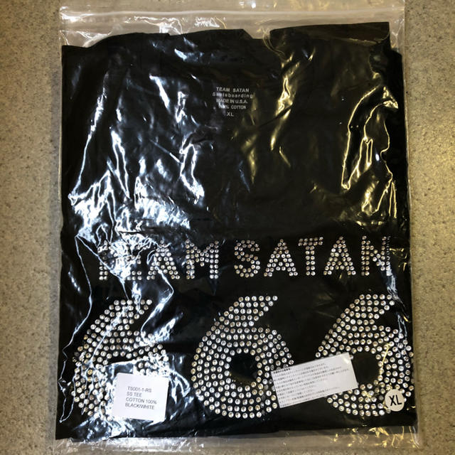 666(シックスシックスシックス)のチームサタン TEAM SATAN ブラック&シルバー XL メンズのトップス(Tシャツ/カットソー(半袖/袖なし))の商品写真