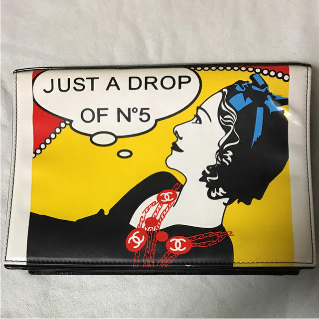 シャネル JUST A DROP OF No 5 コミッククラッチバッグ