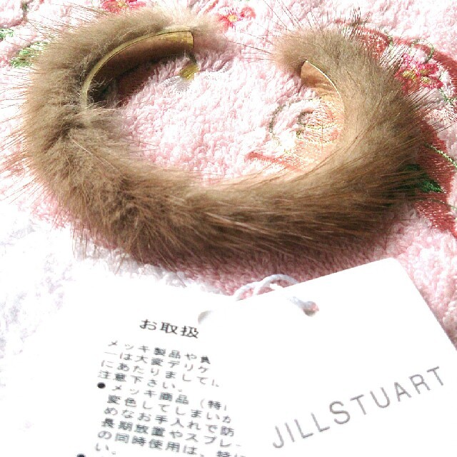 JILLSTUART(ジルスチュアート)のジルスチュアート JILL STUART☆ミンクファーバングル*ブラウン☆新品 レディースのアクセサリー(ブレスレット/バングル)の商品写真