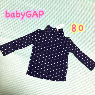 ベビーギャップ(babyGAP)の【新品未使用】babyGAP ネイビー×ハート タートルネックロンT 80♡(Ｔシャツ)