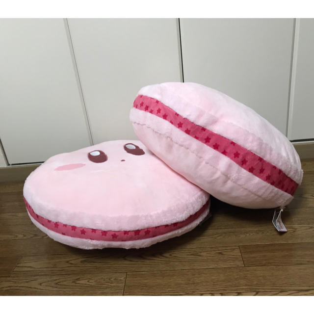 カービィ マカロンクッション 2点セット エンタメ/ホビーのおもちゃ/ぬいぐるみ(キャラクターグッズ)の商品写真