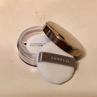 ルナソル(LUNASOL)の未使用ルナソル＊シャイニングパウダー ゴールドベージュ限定品(フェイスパウダー)