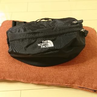 ザノースフェイス(THE NORTH FACE)のノースフェイス スウィープ SWEEP 黒×白(ボディバッグ/ウエストポーチ)