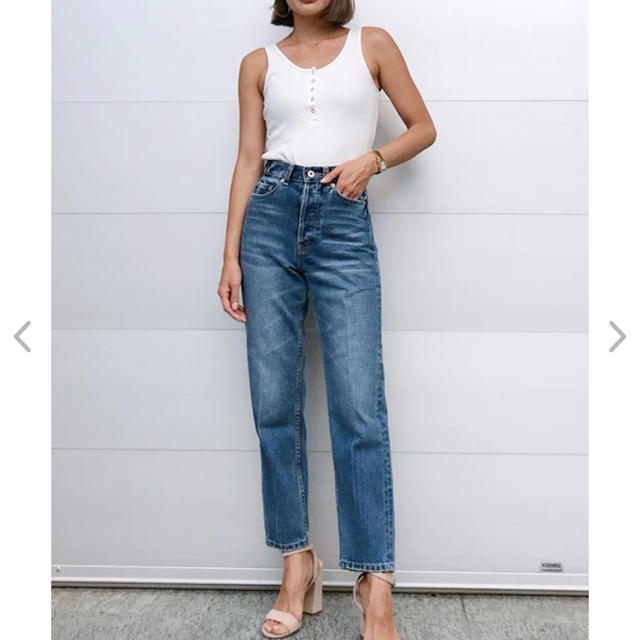 moussy(マウジー)のVicente center press straight denim レディースのパンツ(デニム/ジーンズ)の商品写真