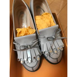 トッズ(TOD'S)のお値下げしました❗️❗️❗️★TOD'S タッセル付きローファー グレー★(ローファー/革靴)