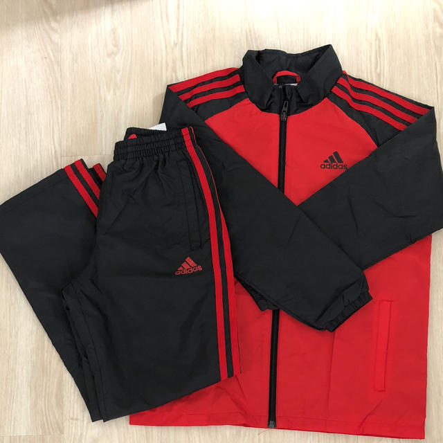 adidas(アディダス)のadidasジャージ上下 キッズ/ベビー/マタニティのキッズ服男の子用(90cm~)(その他)の商品写真