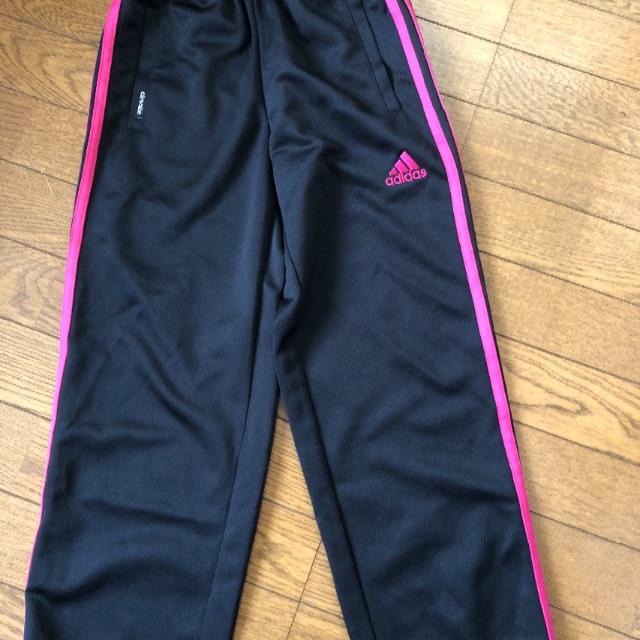 adidas(アディダス)のアディダス ジャージズボン黒 子供 キッズ/ベビー/マタニティのキッズ服女の子用(90cm~)(パンツ/スパッツ)の商品写真