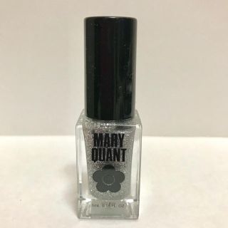 マリークワント(MARY QUANT)のマリークヮント 新品 ネイルポリッシュ 033 シルバー ラメ(マニキュア)