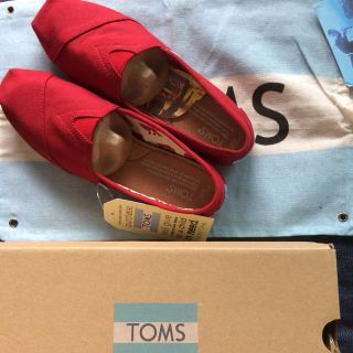 トムズ(TOMS)の☆新品☆送料無料☆TOMS スリッポン(red)(スリッポン/モカシン)