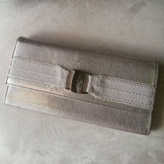 フェラガモ(Ferragamo)のフェラガモ お財布(ピンクシルバー)(財布)