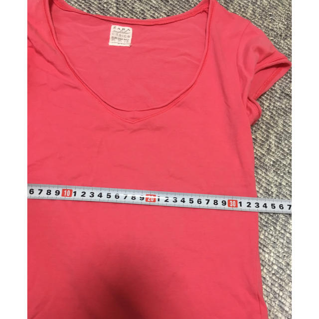 ZARA(ザラ)のZARAカラーＶネックTシャツ レディースのトップス(Tシャツ(半袖/袖なし))の商品写真