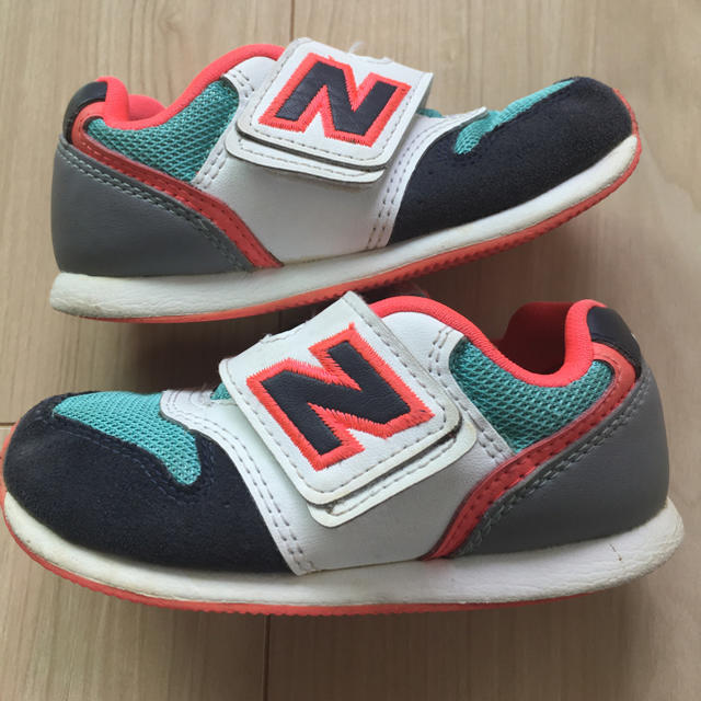 New Balance(ニューバランス)のニューバランス キッズスニーカー キッズ/ベビー/マタニティのキッズ靴/シューズ(15cm~)(スニーカー)の商品写真