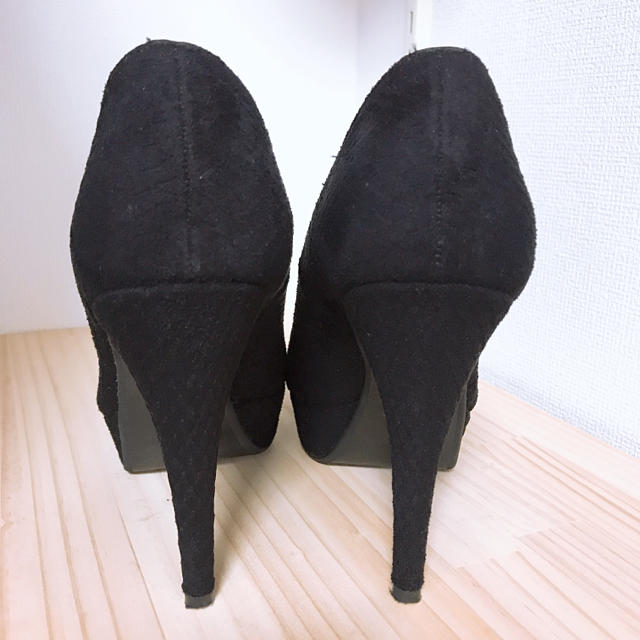 ブラックスエードパンプス レディースの靴/シューズ(ハイヒール/パンプス)の商品写真