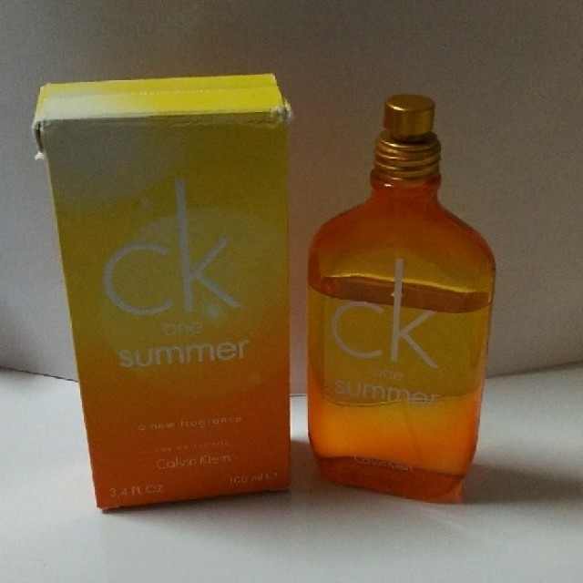 Calvin Klein(カルバンクライン)のck  one summer  2010 オードトワレ　100ml  コスメ/美容の香水(ユニセックス)の商品写真