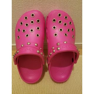 クロックス(crocs)のクロックス　☆ピンク  スタッズ☆　M6  W8　最終値下げ☆(サンダル)