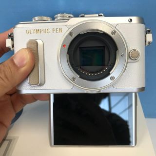 オリンパス(OLYMPUS)の◆E-PL8◆OLYMPUS PEN◆美品◆送料無料◆(ミラーレス一眼)